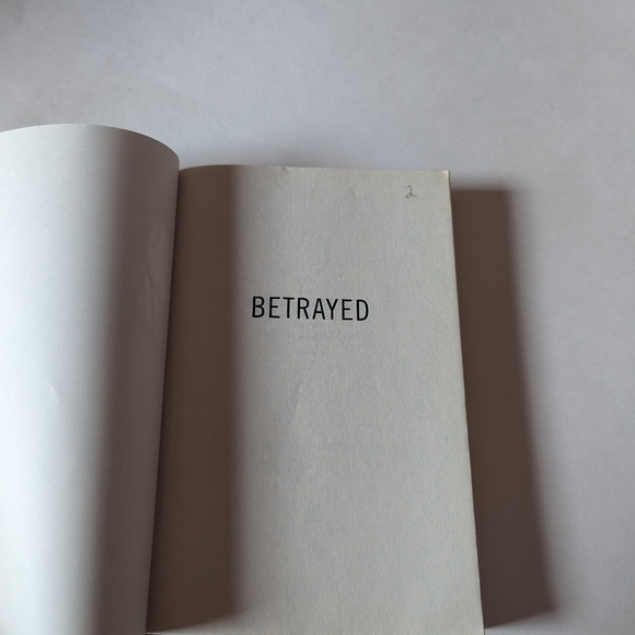 4/$20 BETRAYED (A House of Night Novel #2) by P. C. Cast and Kirstin Cast - Picture 3 of 5